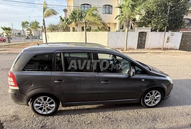 Opel Zafira - 2