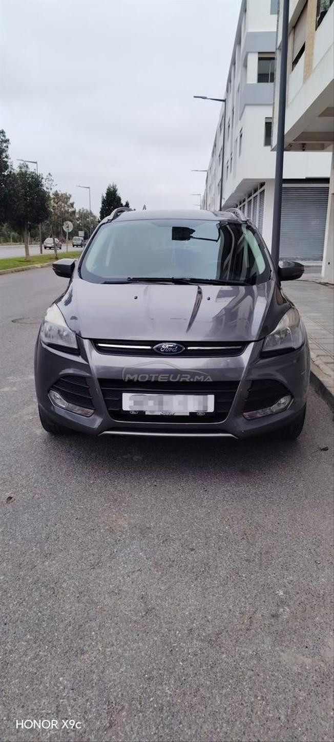 ford kuga modéle le 10 de année 2013