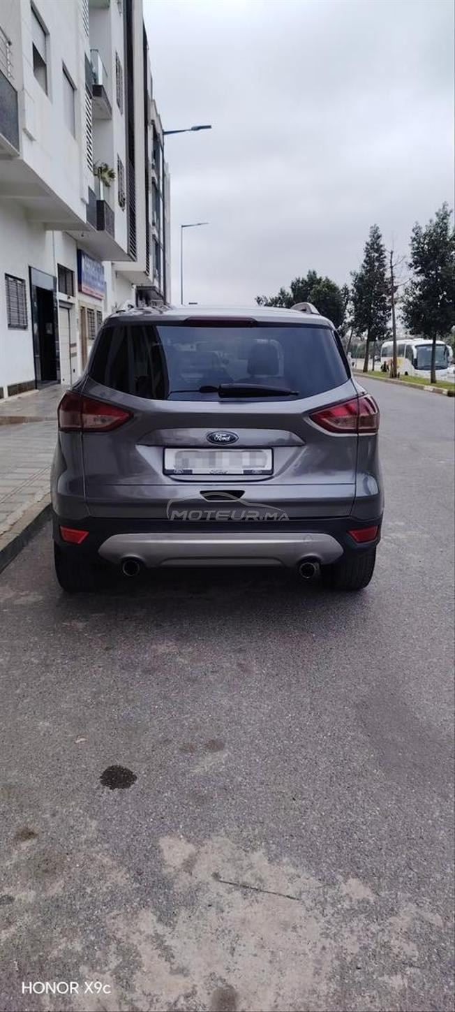 ford kuga modéle le 10 de année 2013