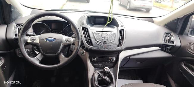 ford kuga modéle le 10 de année 2013