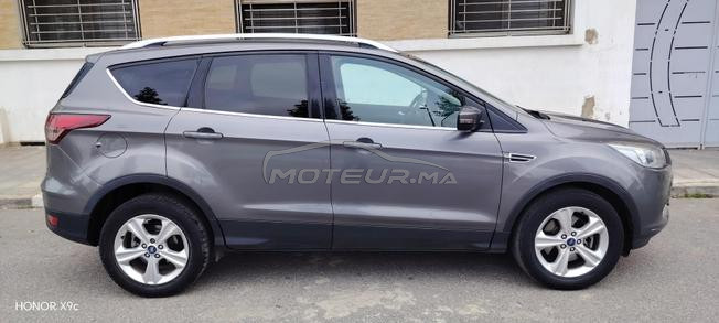ford kuga modéle le 10 de année 2013