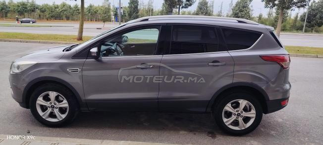 ford kuga modéle le 10 de année 2013