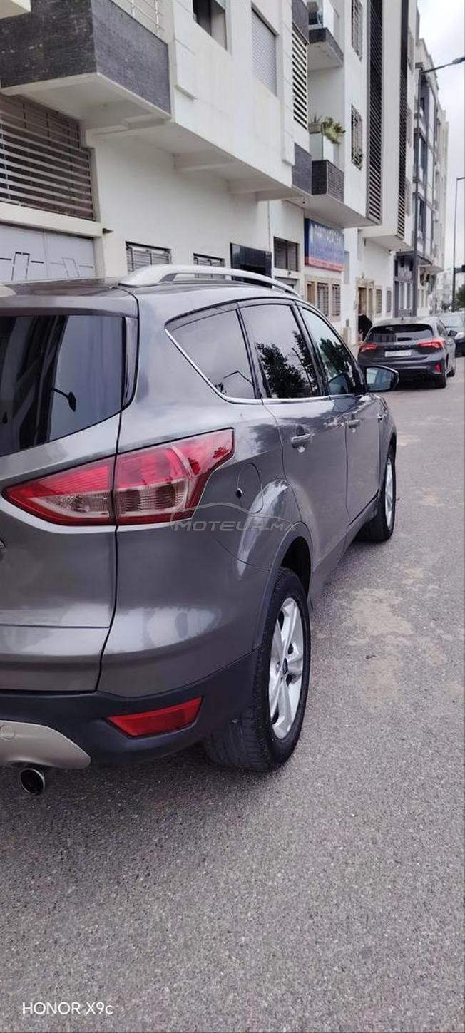 ford kuga modéle le 10 de année 2013