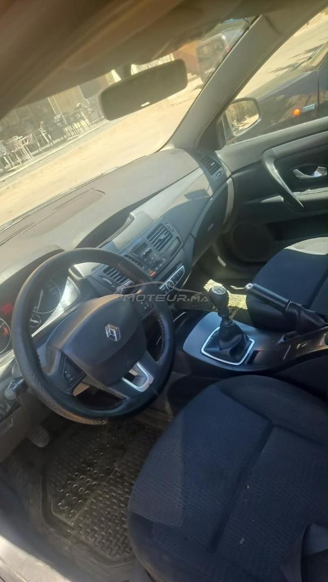 Renault Laguna essence model 2009