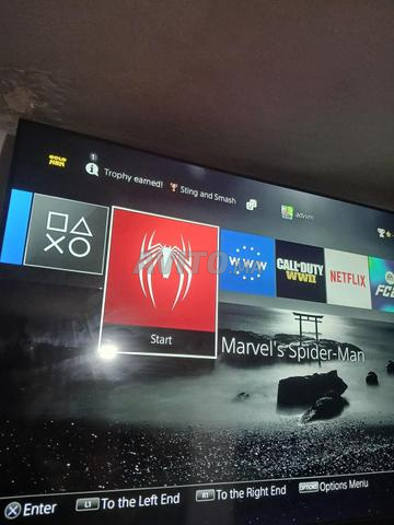 PS4 Slim jailbreakée avec 2 manettes - 2