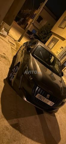 Voiture Peugeot 208