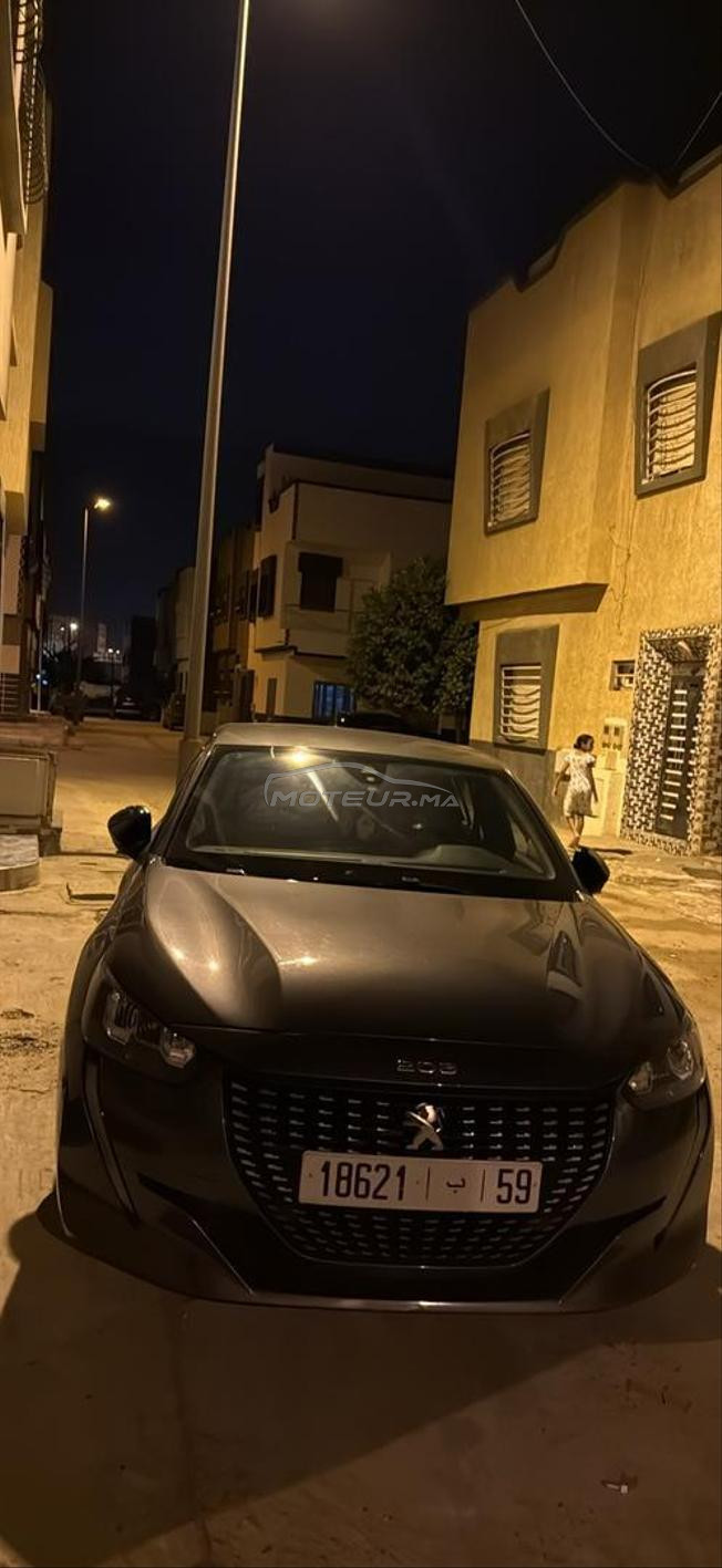  سيارة بيجو 208