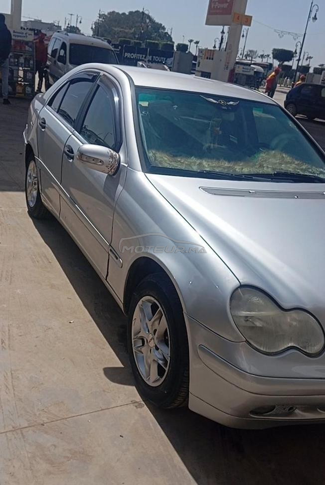 مرسيدس-بنز 220 ديزل يدوي 2003 في الرباط
