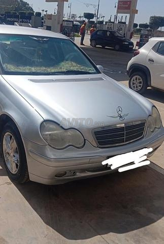 Mercedes-Benz C200 Diesel Manuelle 2003 à Rabat - 2