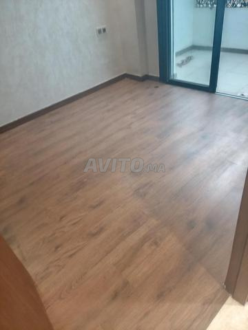 Studio à louer vide à quartier des hôpitaux - 2