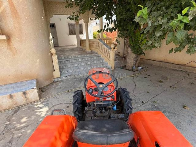 Tracteur Kubota 245 - 2