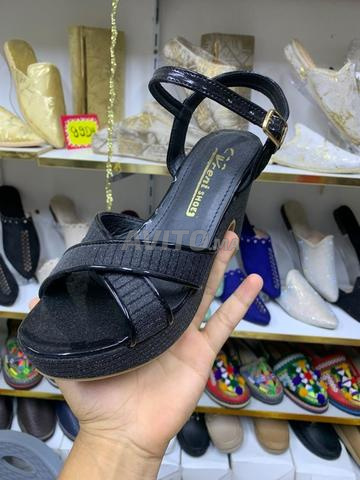 صندالة بكعب للنساء. - 2