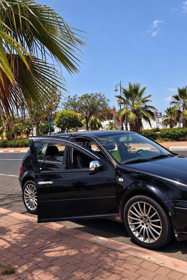 Golf 4 modèle 2001 déouana2010 130cv,très bon etat