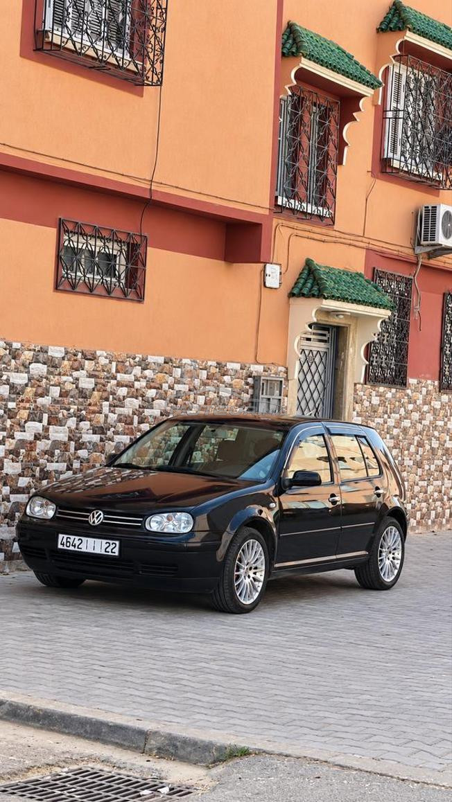 Golf 4 modèle 2001 déouana2010 130cv,très bon etat
