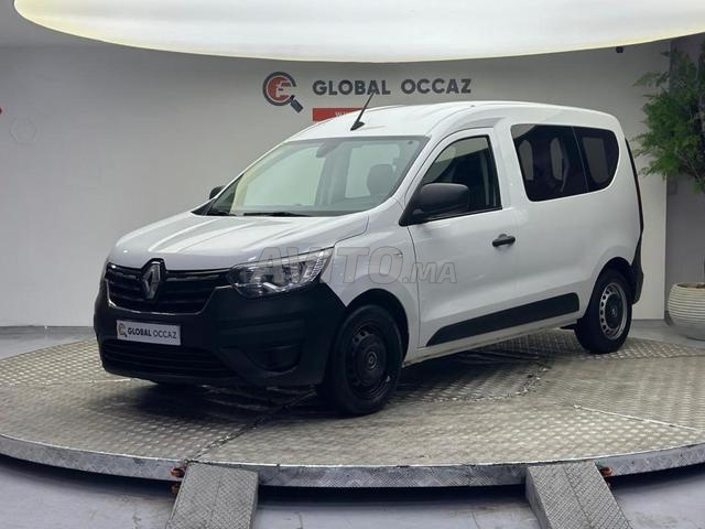 رينو إكسبريس ديزل يدوية 2024 بالدار البيضاء