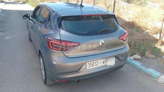 Renault Clio Essence Automatique 2023 à Bouznika - 2