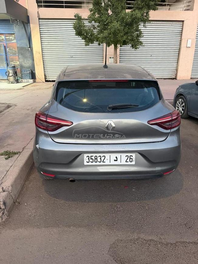 Renault Clio Essence Automatique 2023 à Bouznika