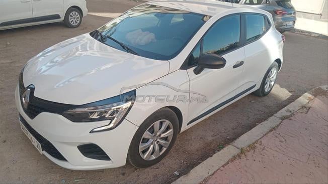 Renault Clio Essence Automatique 2023 à Bouznika