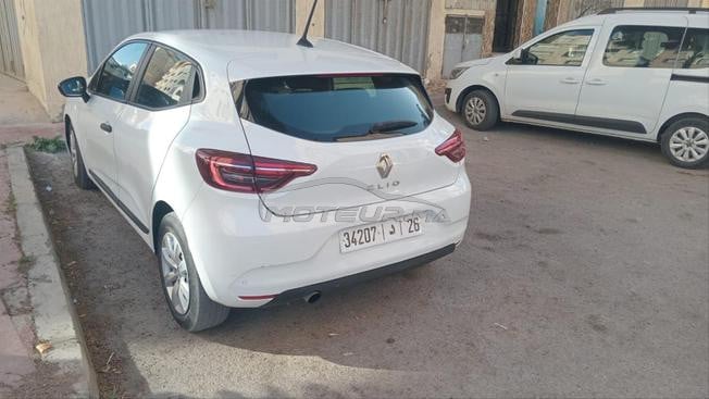 Renault Clio Essence Automatique 2023 à Bouznika