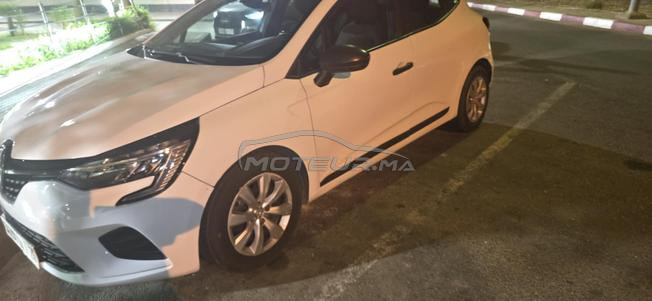 Renault Clio Essence Automatique 2023 à Bouznika