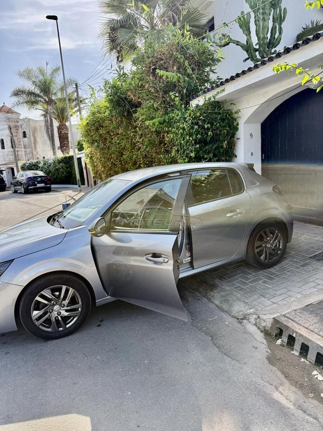 BONNE AFFAIRE À SAISIR — PEUGEOT 208 