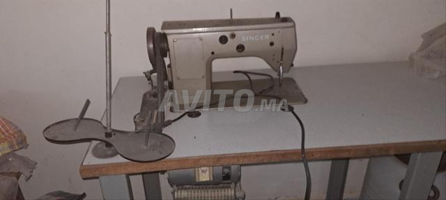 Machine à broder d'origine marque Singer