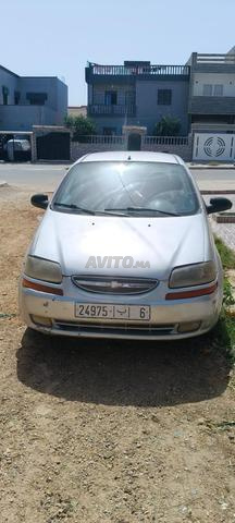 Voiture Chevrolet Aveo modèle 2006 en bon état à vendre.