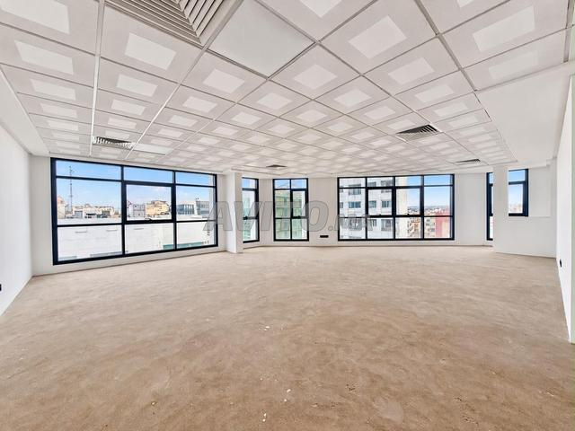PLATEAU DE BUREAU BRUT 80M QUARTIER LES PRINCESSES - 2