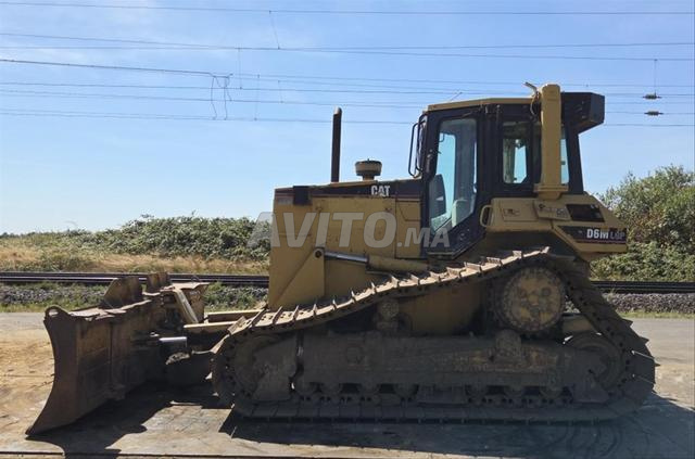 BULLDOZER CATERPILLAR D6M LGP - 2