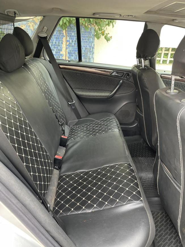 Mercedes-Benz C220 CDI Break موديل 2002 نقية 