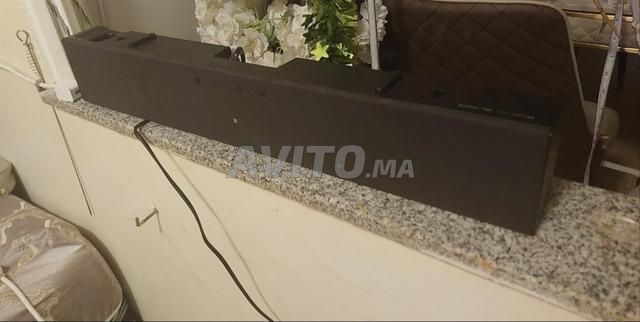 Samsung Smart TV 50 pouces avec barre de son - 2
