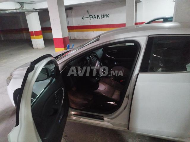 فولفو V40 بحالة جيدة جداً - 2