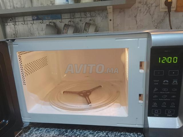 Micro-ondes Whirlpool 20L - 2