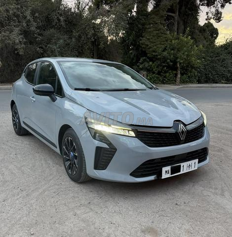 Renault Clio Diesel Manuelle 2024 à Marrakech - 2