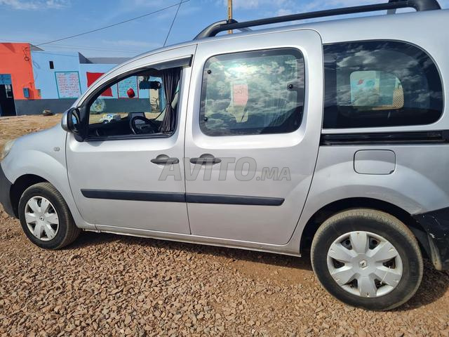 Renault Kangoo essence manuelle 2016 à Sidi Bennour - 2