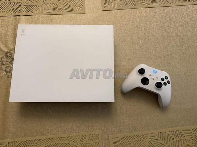 Xbox One X 4 Jeux Excellente Condition - 2