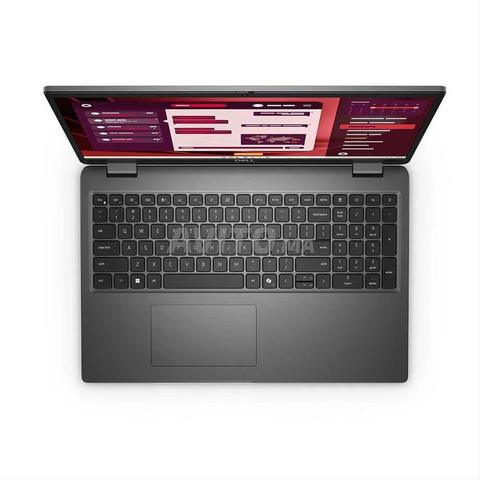 Dell Latitude 3550 i7-1355U PC Portable - 2