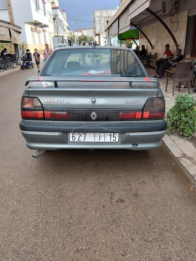 Renault R19 Diesel Manuelle 2000 à Fès