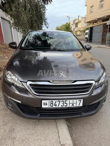 Ain Aouda voiture bien entretenue