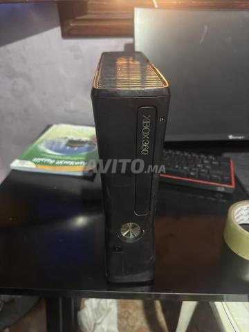 Xbox 360 avec manette et câble - 2
