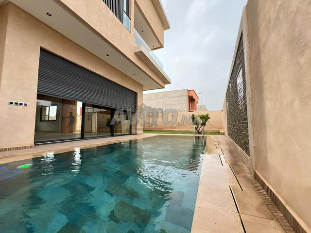 Villa à vendre à Targa Marrakech 5 suites, piscine