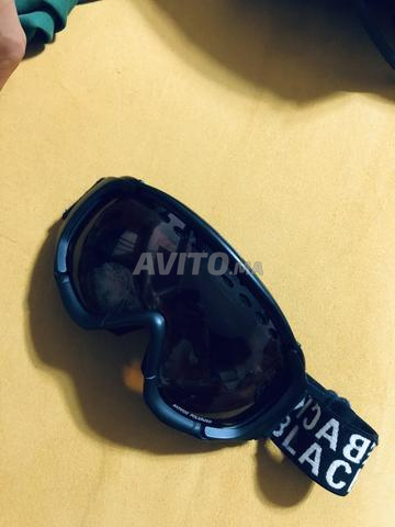 Lunettes noires à vendre - 2