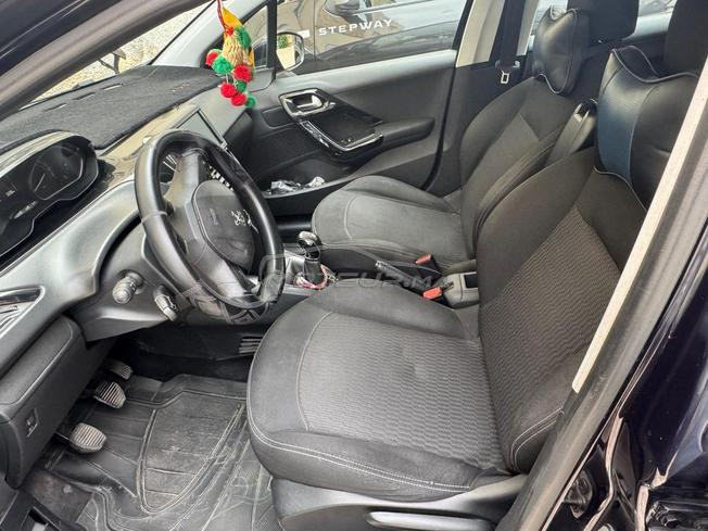 Peugeot 208 Diesel Manuelle 2019 à Fès