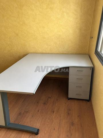 Bureaux (2 modèles l’un en L et un autre long) - 2