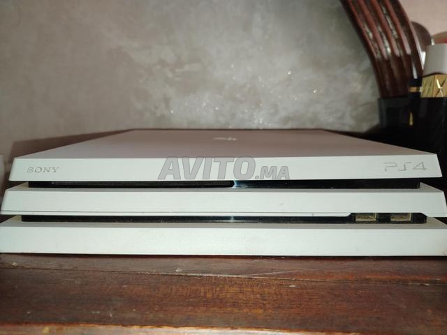 PS4 à vendre plus manette militaire - 2