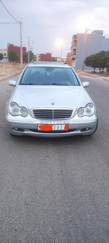 Mercedes Benz 220