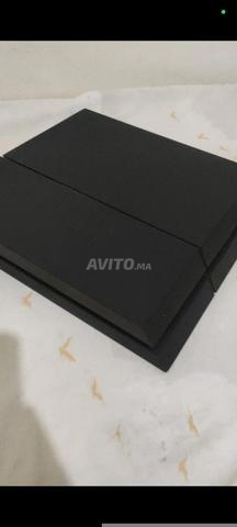 PlayStation 4 comme neuf, en excellent état. Regardez ceci, c'est tout nouveau et pur.