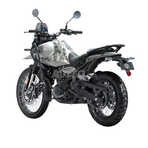 Royal Enfield Himalayan Kamet White