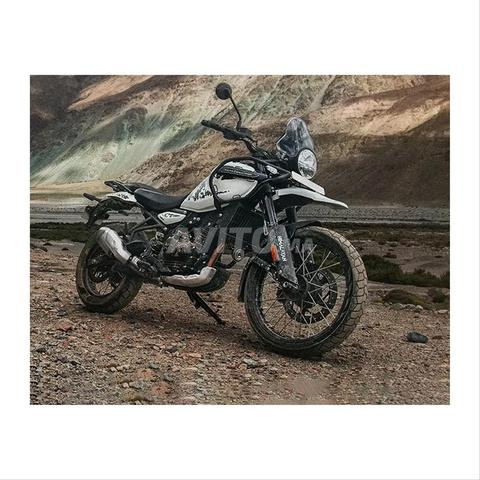 Royal Enfield Himalayan Kamet White