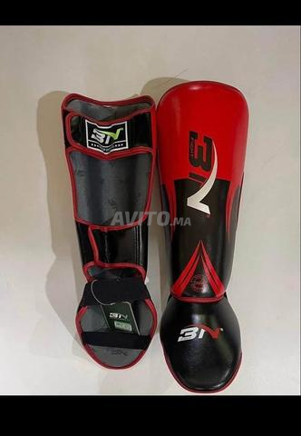 Protège-tibias et gants de boxe originaux - 2